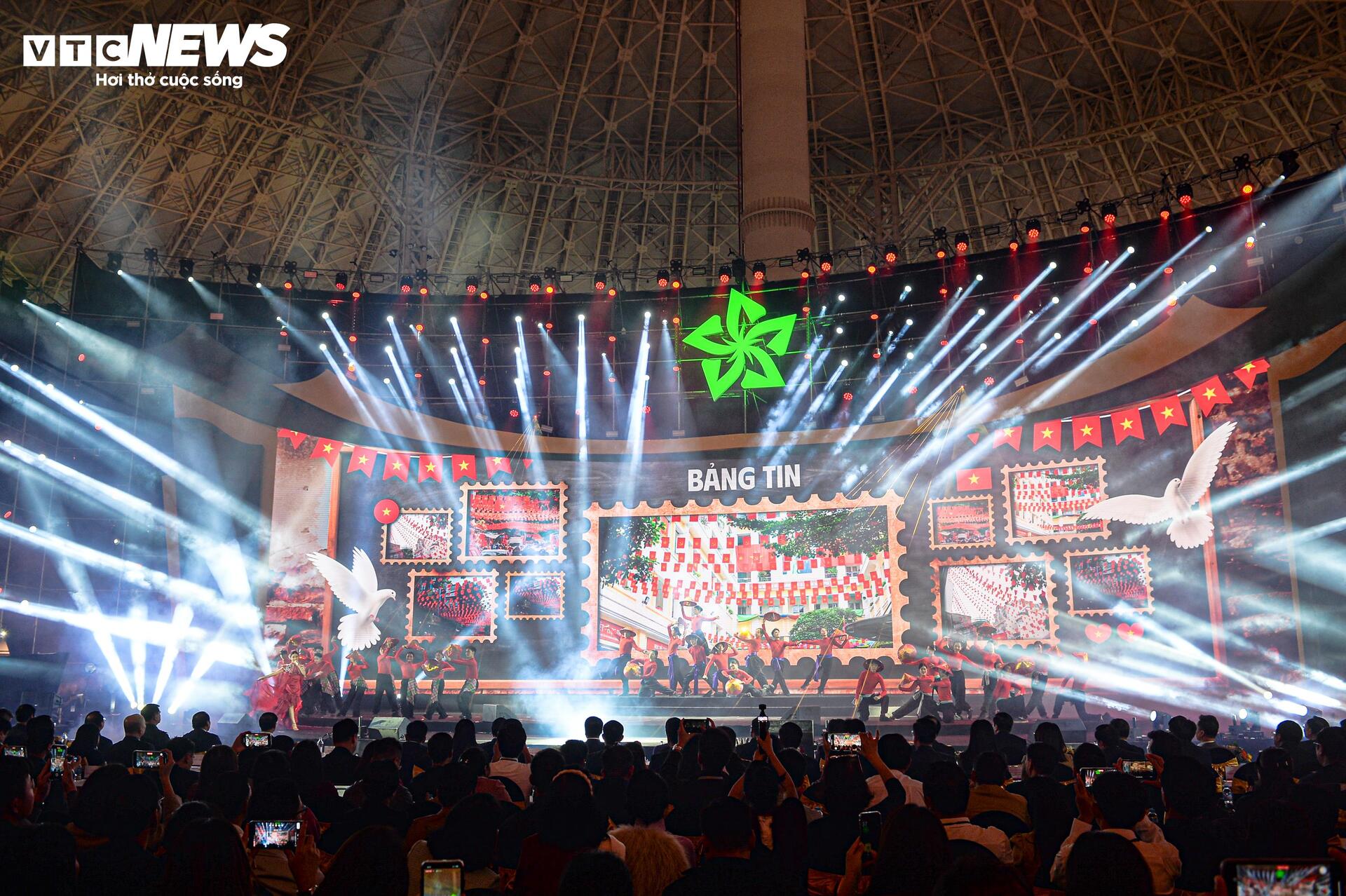 Chương trình nghệ thuật tại lễ bế mạc