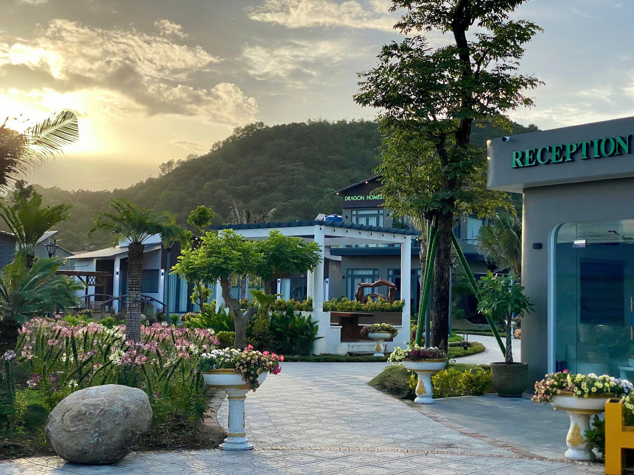 Tiện ích & Dịch vụ