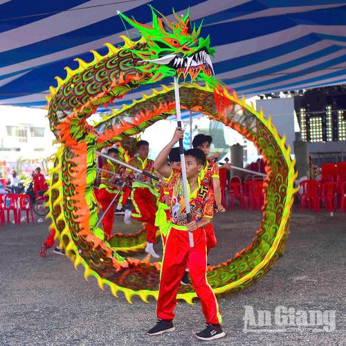 Biểu diễn Lân Sư Rồng với 3 nội dung của các đoàn