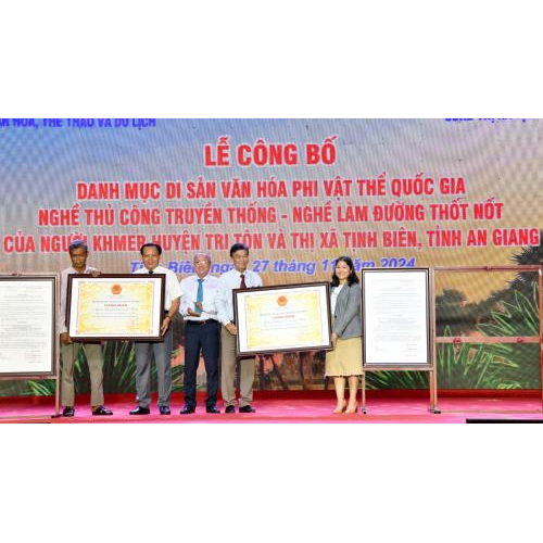 Công Nhận Nghề Làm Đường Thốt Nốt Của Đồng Bào Khmer Là Di Sản Văn Hóa Phi Vật Thể Quốc Gia