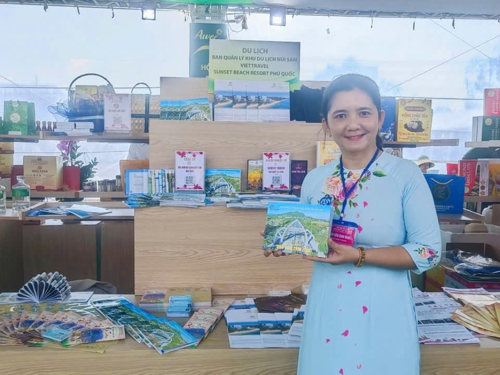 Gian hàng trưng bày và thời gian tổ chức sự kiện