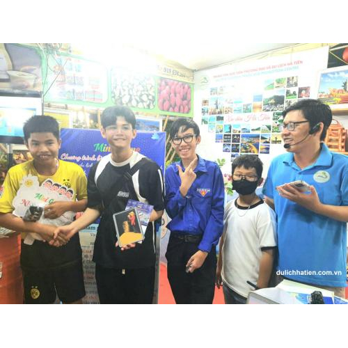 Hà Tiên Tổ Chức Lễ Hội Truyền Thống Kỷ Niệm 261 Năm Ngày Mất Bà Mạc Mi Cô