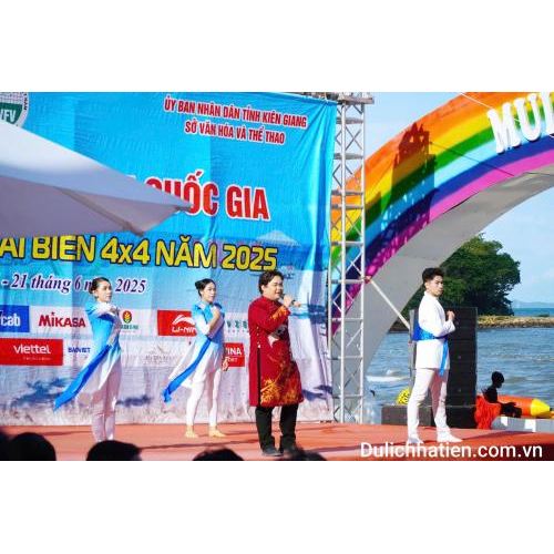 Lễ khai mạc Giải vô địch quốc gia và Trao huy chương Giải vô địch trẻ môn Bóng chuyền bãi biển 4x4 năm 2025