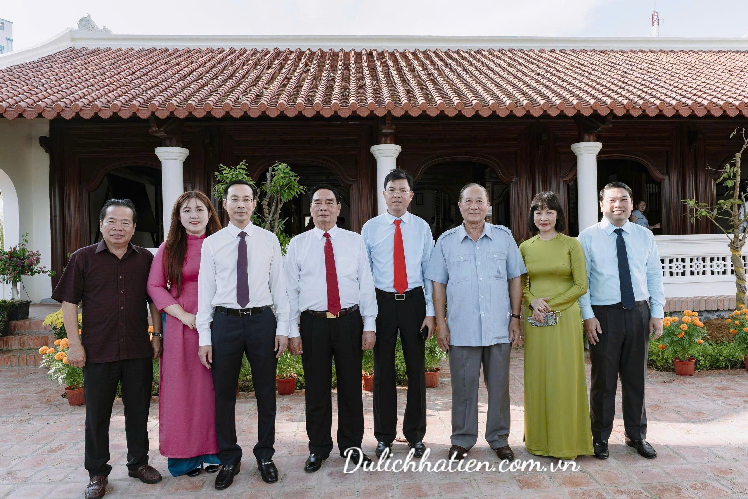 Nhân Lễ hội kỷ niệm 290 năm thành lập Tao đàn Chiêu Anh Các, chiều ngày 03/3, phường Hà Tiên (An Giang) long trọng tổ chức Lễ khánh thành Dự án tu bổ, tôn tạo di tích lịch sử văn hóa Nhà lưu niệm thi sĩ Đông Hồ và Mộng Tuyết - Phục dựng Trí Đức học xá