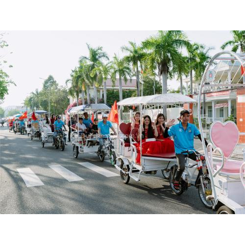 Hà Tiên: Diễu Hành Xe Hoa - Điểm Nhấn Văn Hóa Tại Lễ Hội Kỷ Niệm 290 Năm Tao Đàn Chiêu Anh Các